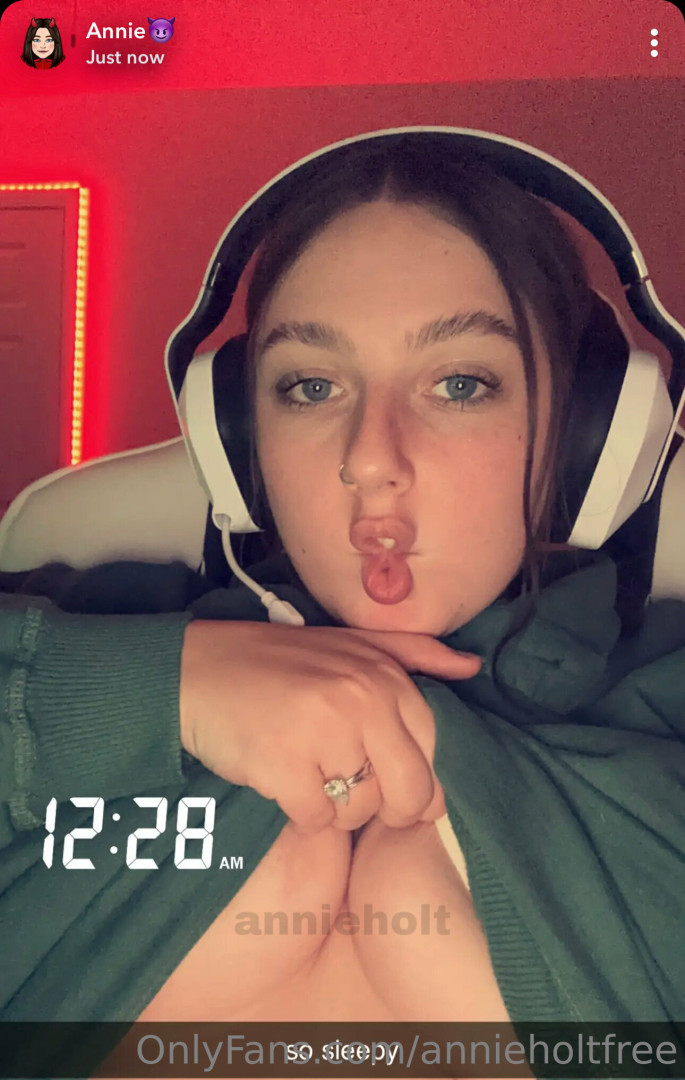 Photo by annieholtfree published on November 23,2023 01:37:45 - BestThots