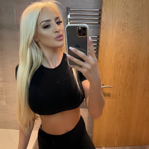 adayinsienna #8373042