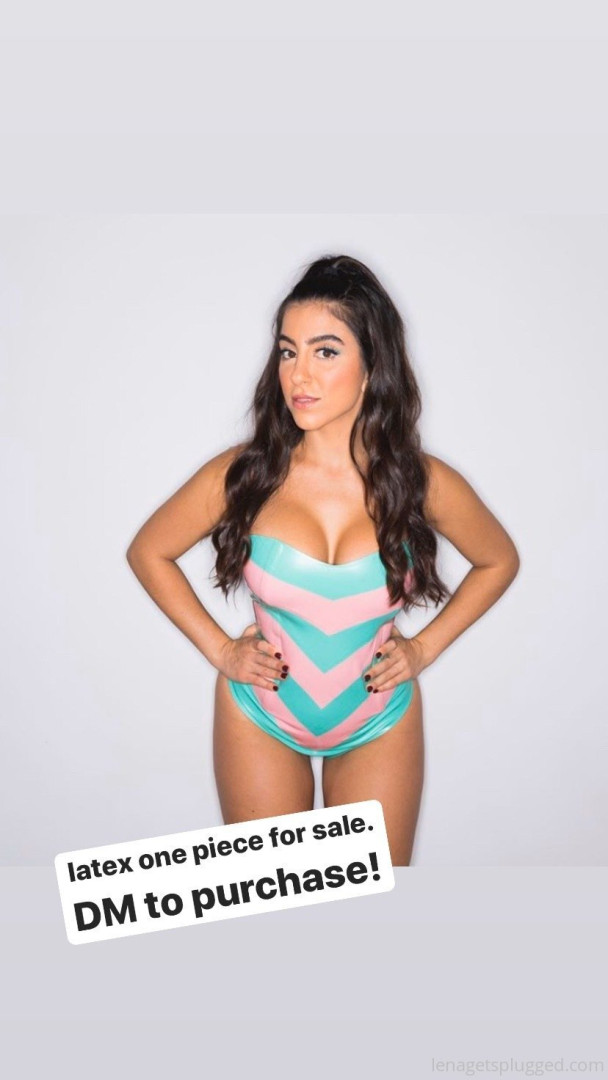 Photo by lenatheplugxxx published on July 8,2023 20:37:18 - BestThots