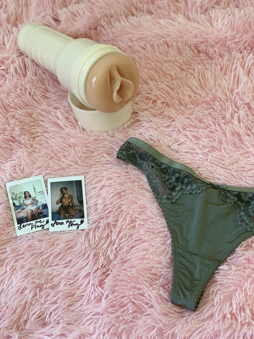 Photo by lenatheplugxxx published on July 8,2023 20:38:16 - BestThots