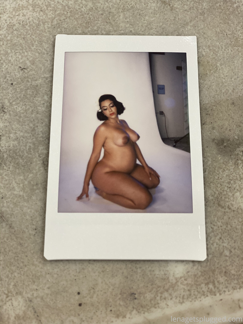 Photo by lenatheplugxxx published on July 8,2023 20:39:17 - BestThots