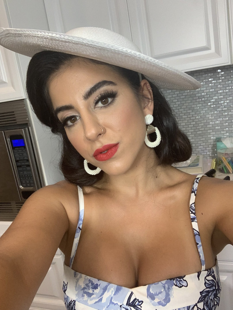 Photo by lenatheplugxxx published on July 8,2023 20:41:05 - BestThots