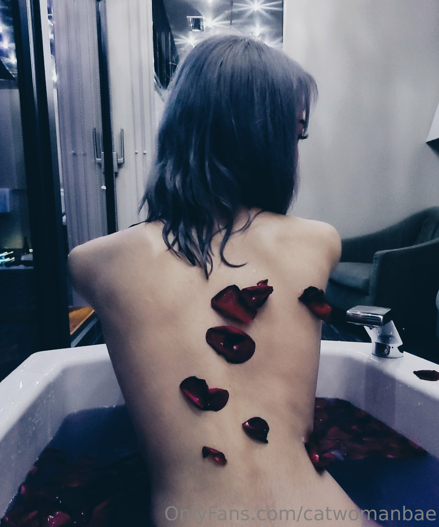Photo by catwomanbae published on May 29,2023 09:17:22 - BestThots