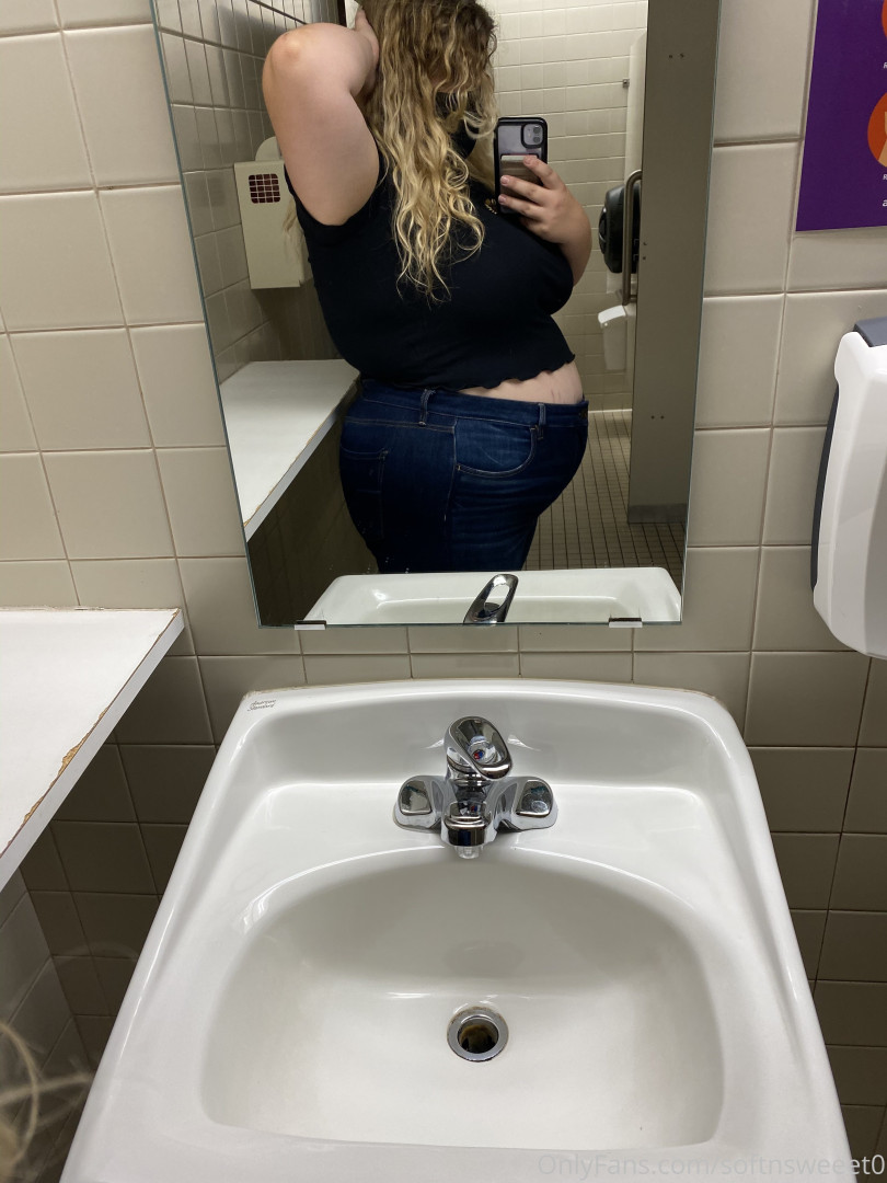 Photo by softnsweeet0 published on October 16,2023 01:22:35 - BestThots