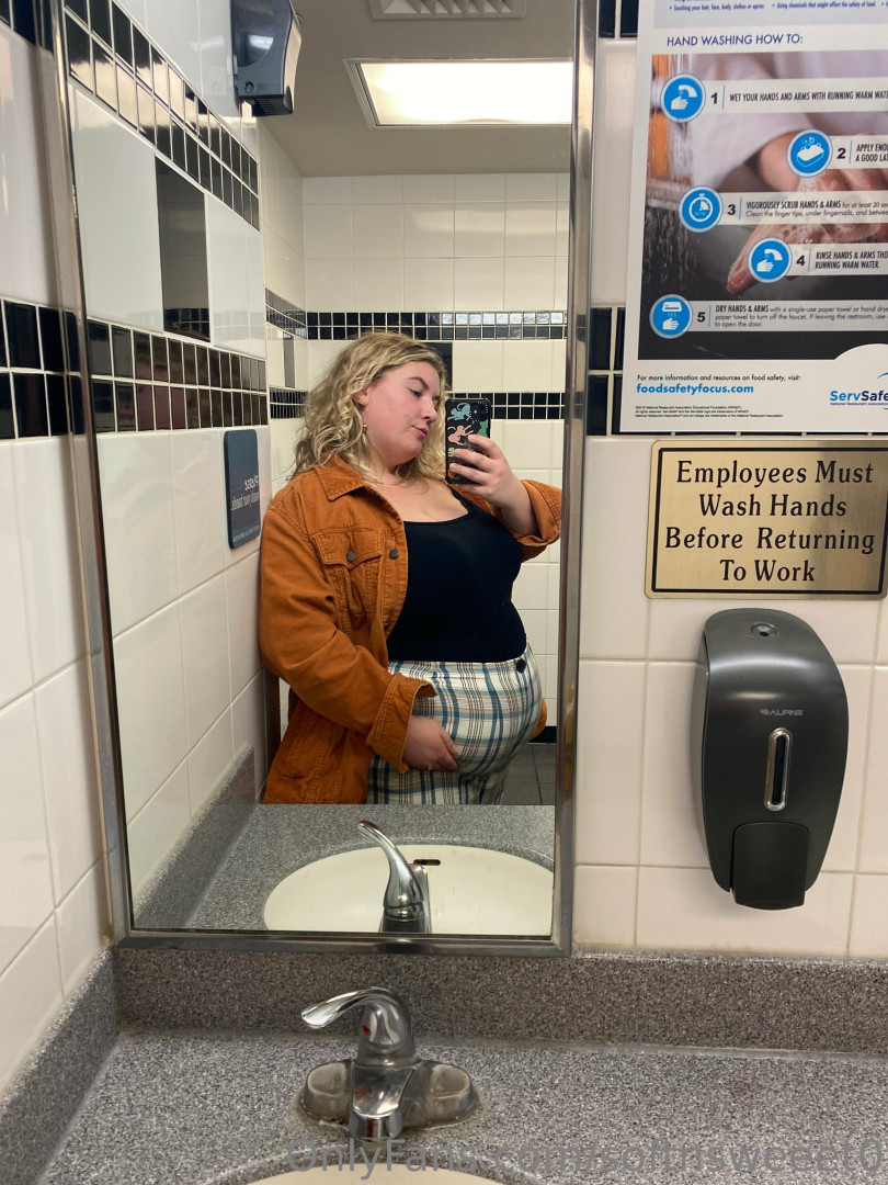Photo by softnsweeet0 published on October 16,2023 02:25:50 - BestThots