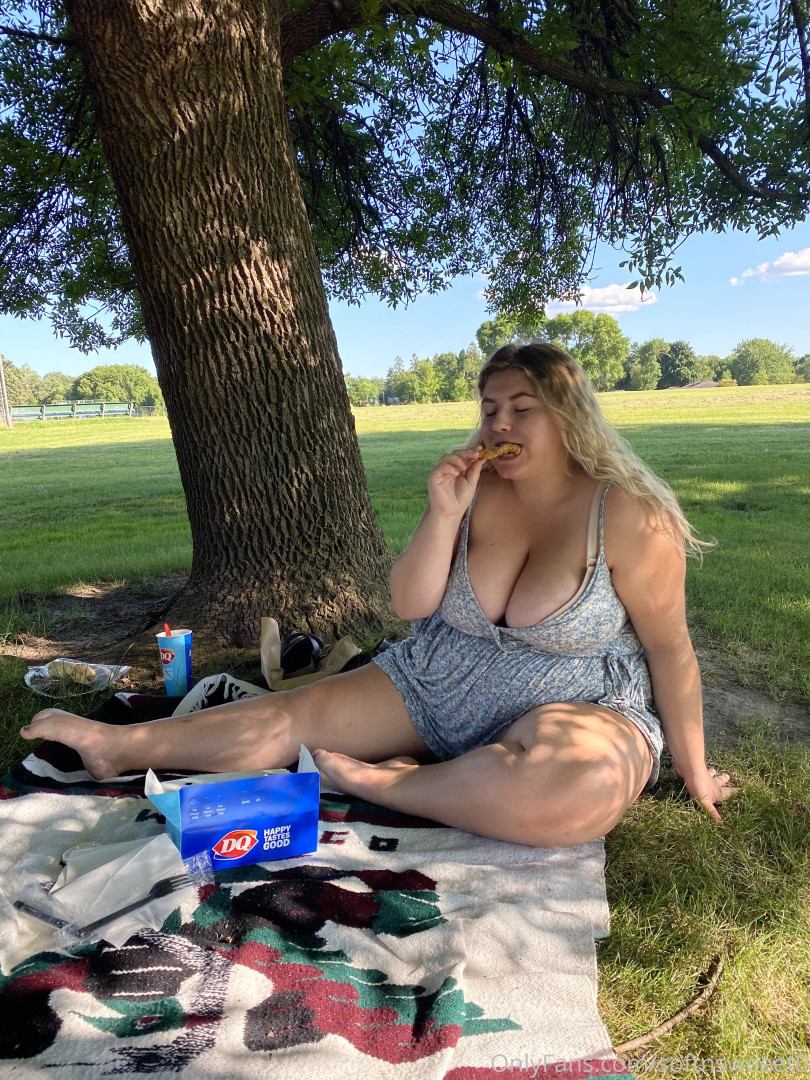 Photo by softnsweeet0 published on October 16,2023 02:32:32 - BestThots