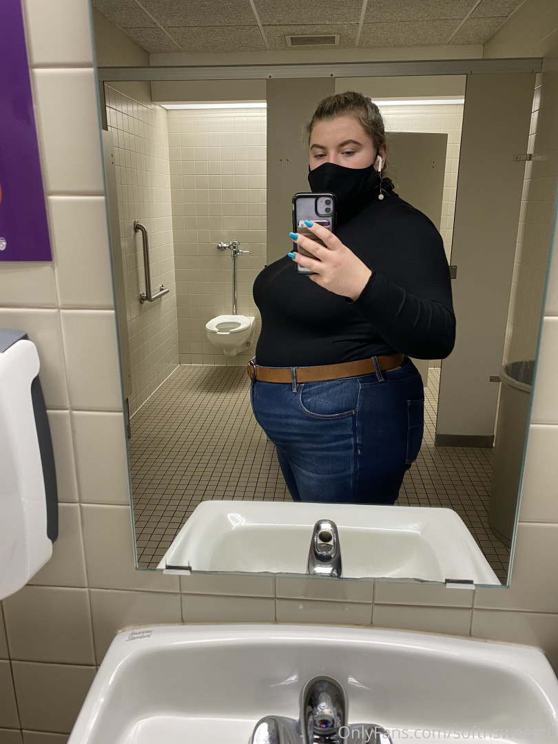 Photo by softnsweeet0 published on October 16,2023 02:59:53 - BestThots