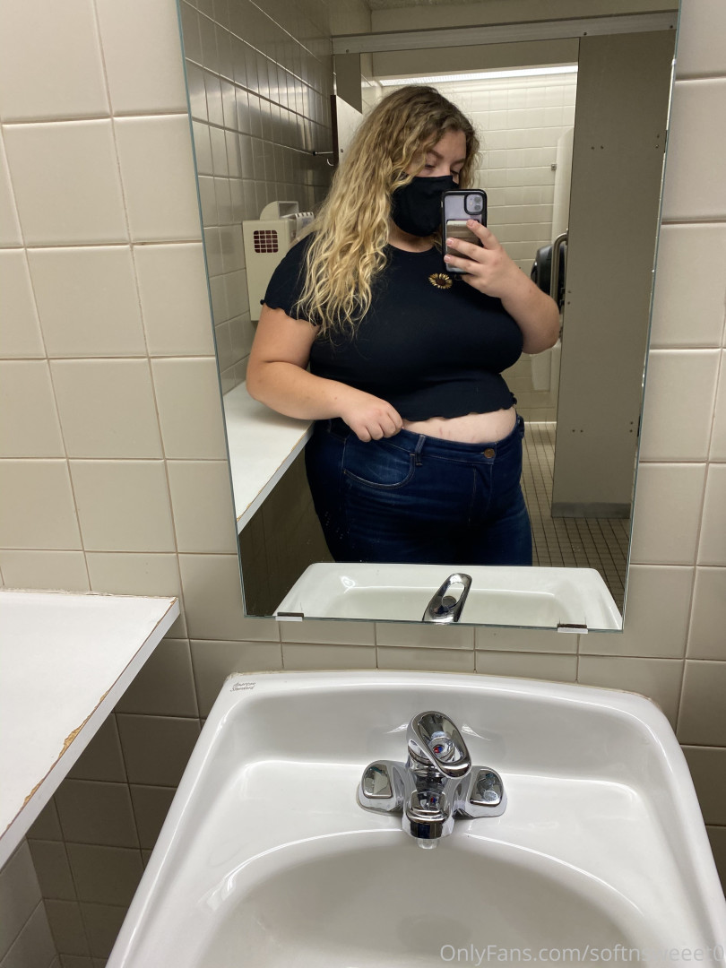 Photo by softnsweeet0 published on October 16,2023 03:03:05 - BestThots