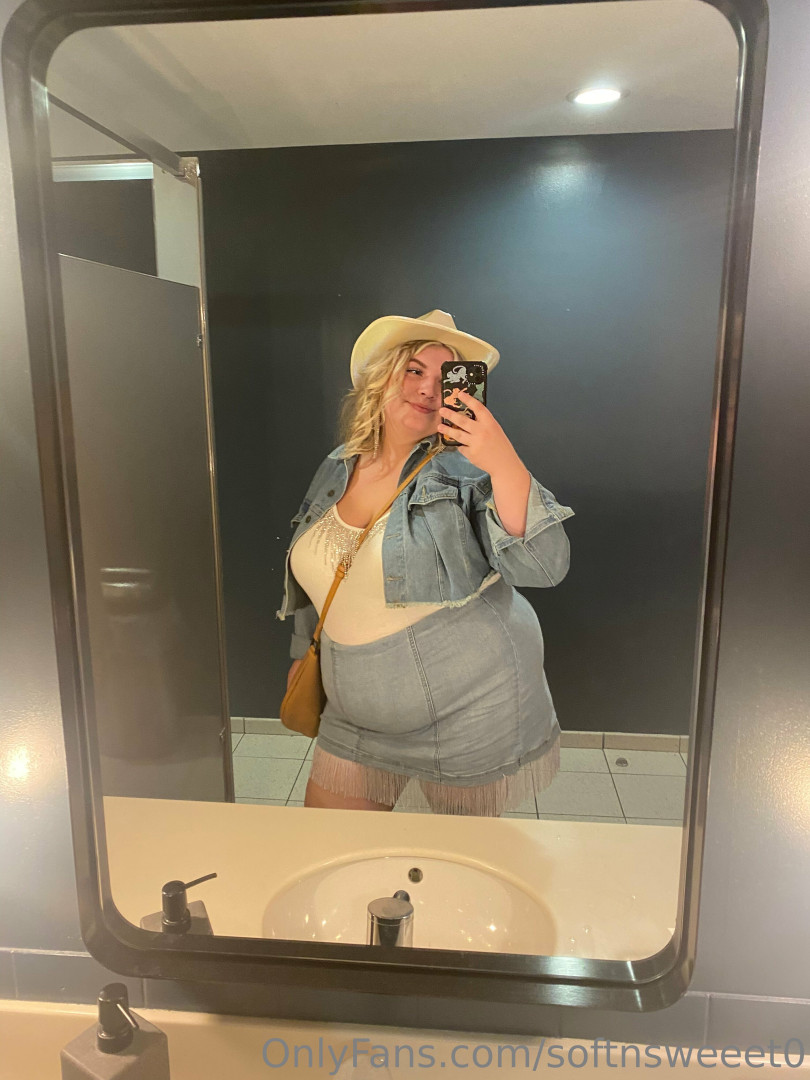 Photo by softnsweeet0 published on October 16,2023 03:11:49 - BestThots