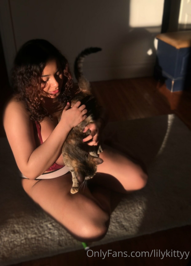 Photo by lilykittyy published on October 11,2023 08:20:55 - BestThots