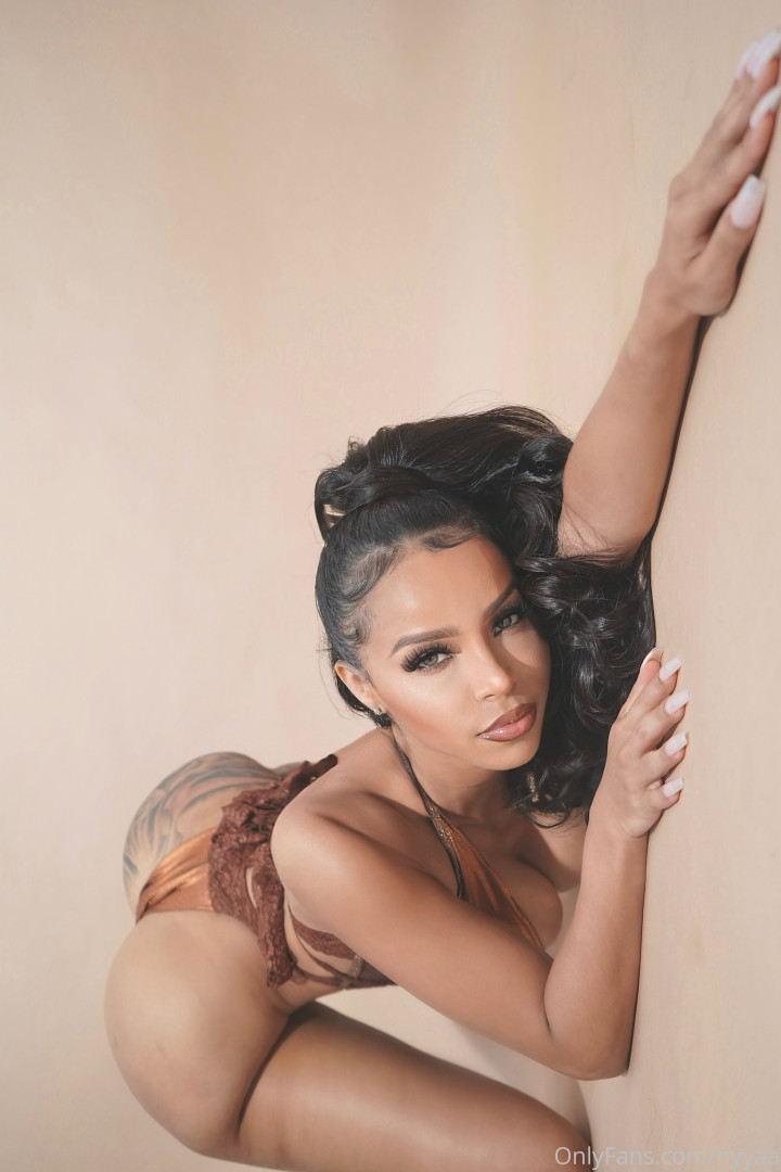 Photo by nyyaa published on October 16,2023 21:16:44 - BestThots