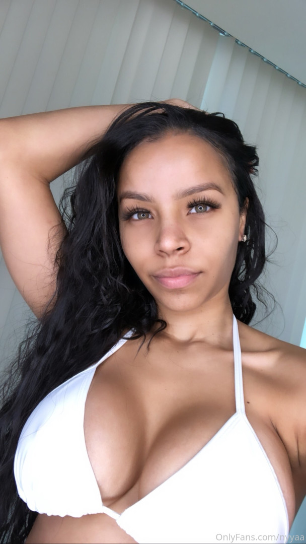 Photo by nyyaa published on October 16,2023 21:19:14 - BestThots