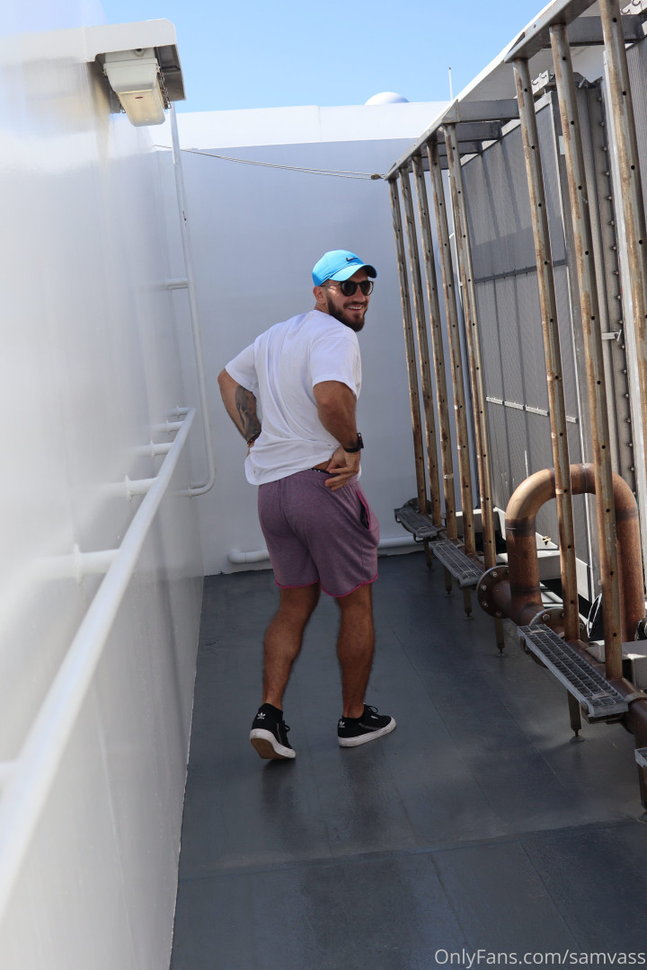 Photo by samvass published on October 12,2023 06:21:25 - BestThots