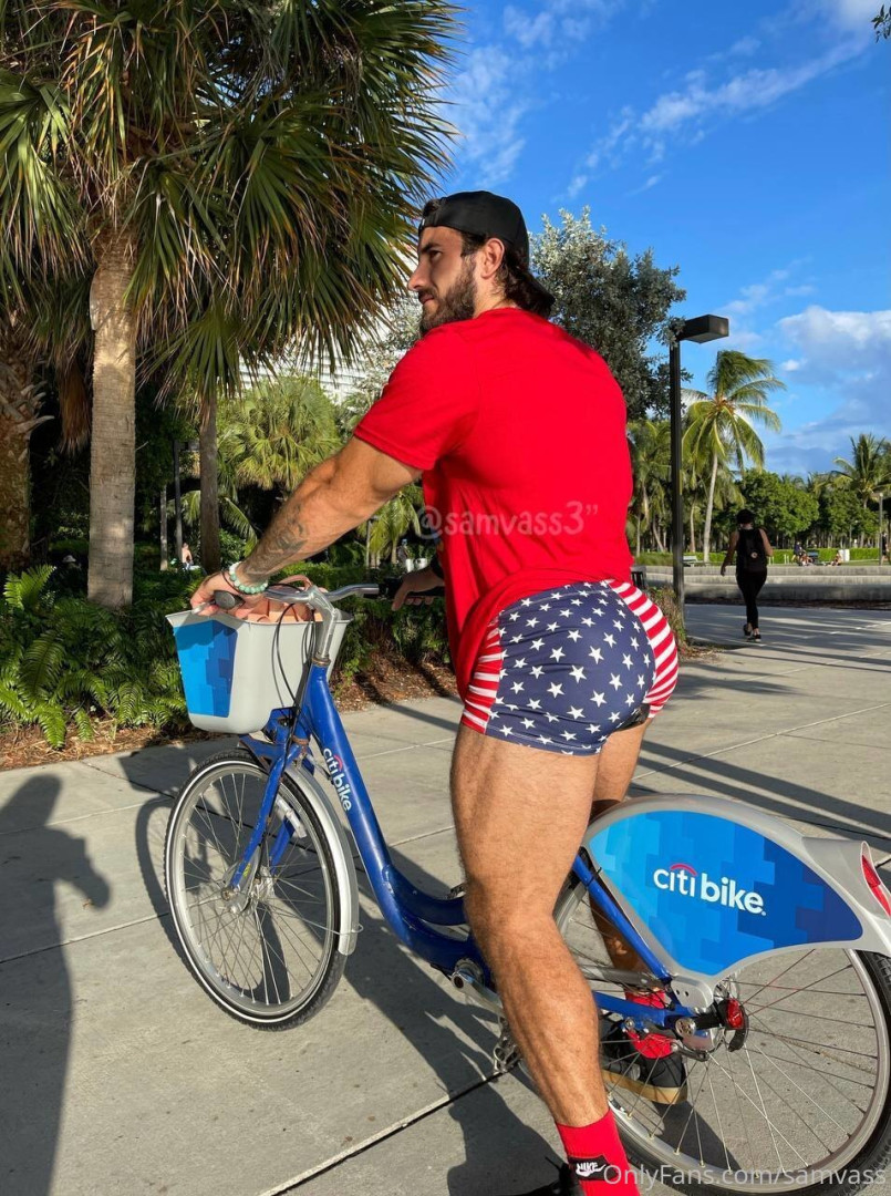 Photo by samvass published on October 12,2023 07:32:29 - BestThots