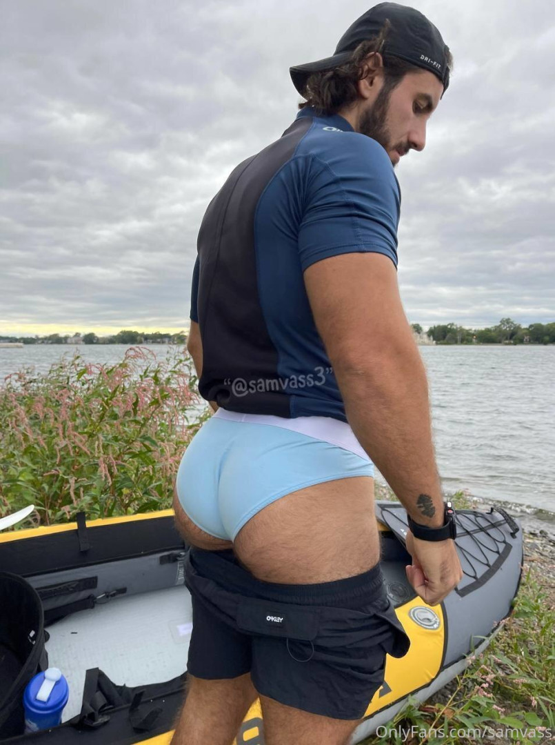 Photo by samvass published on October 12,2023 10:44:09 - BestThots