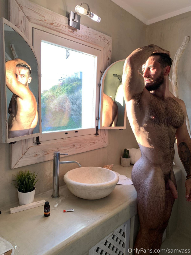 Photo by samvass published on October 12,2023 11:46:59 - BestThots