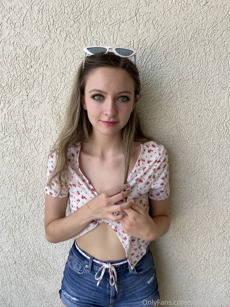 Photo by softgirldiana published on July 3,2023 14:14:21 - BestThots