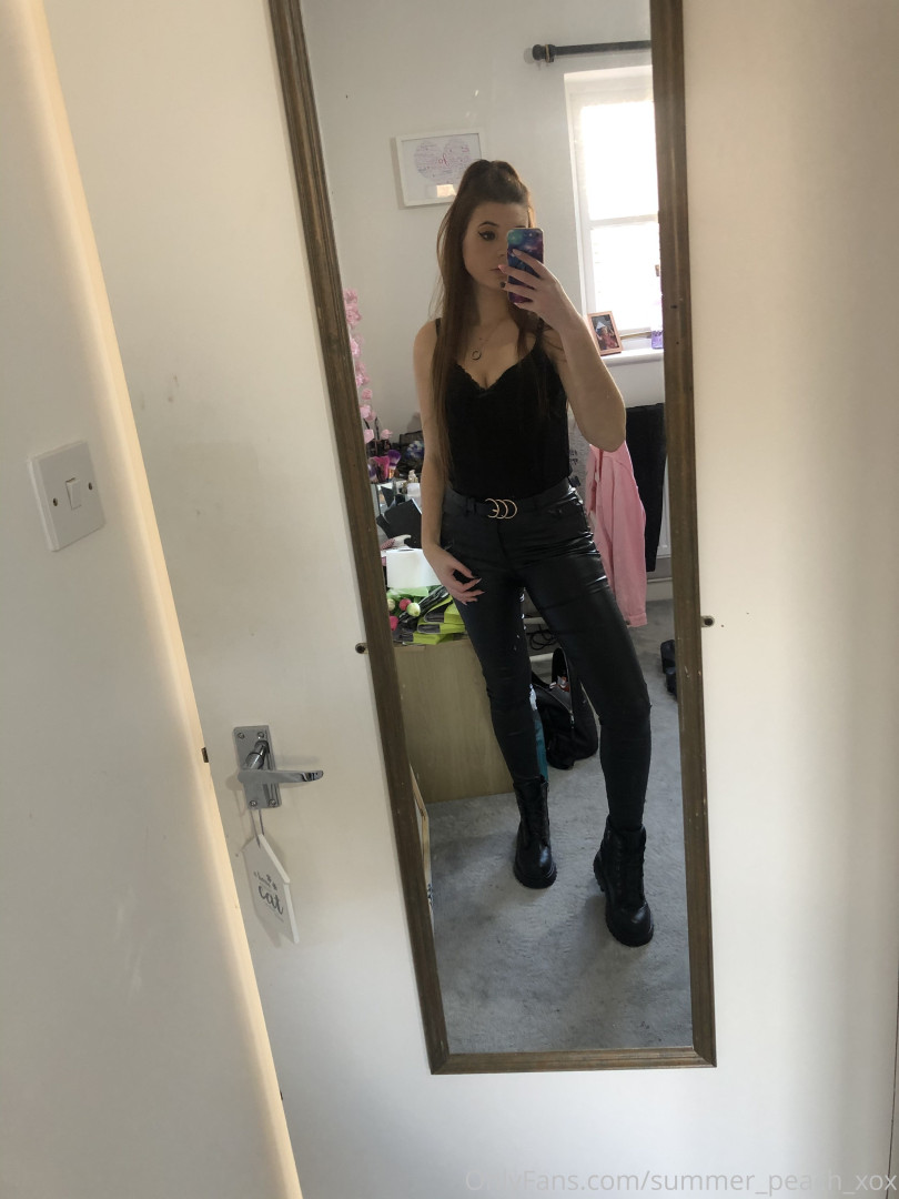 Photo by summerbrookexox published on October 15,2023 04:00:27 - BestThots