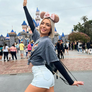 krisondra #2863042