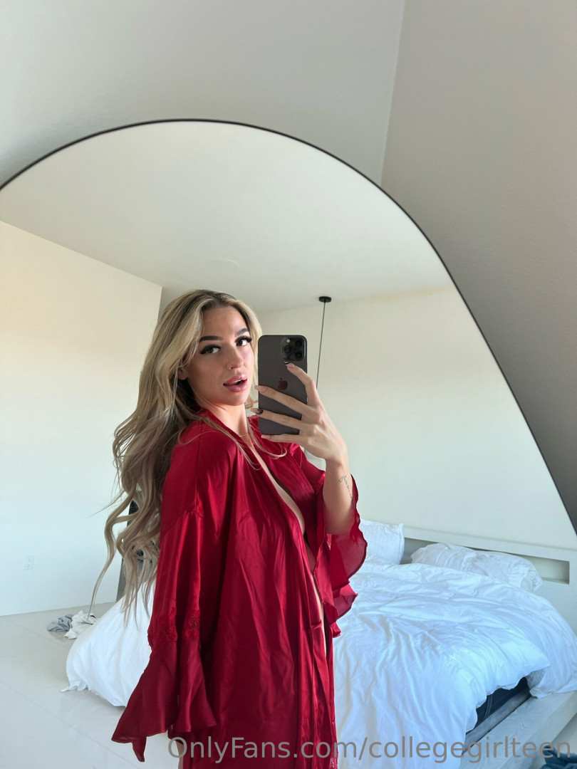 Photo by collegegirlteen published on January 11,2024 19:37:48 - BestThots