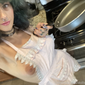 dolliecrimson #7360374