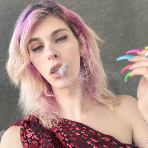 dolliecrimson #7360987