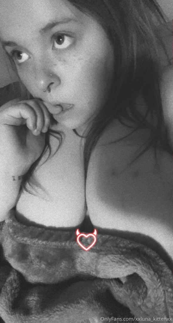 Photo by xxluna_kittenxx published on May 15,2023 20:14:41 - BestThots