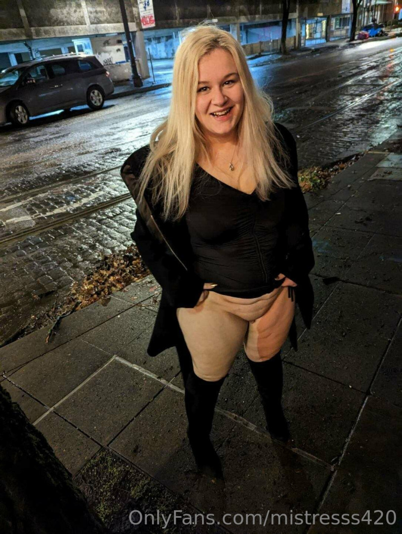 Photo by mistresss420 published on October 11,2023 20:03:04 - BestThots