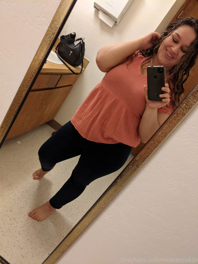 Photo by mistresss420 published on October 11,2023 21:08:47 - BestThots