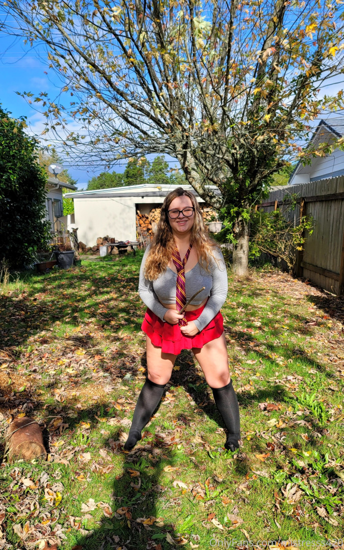 Photo by mistresss420 published on October 12,2023 04:31:25 - BestThots
