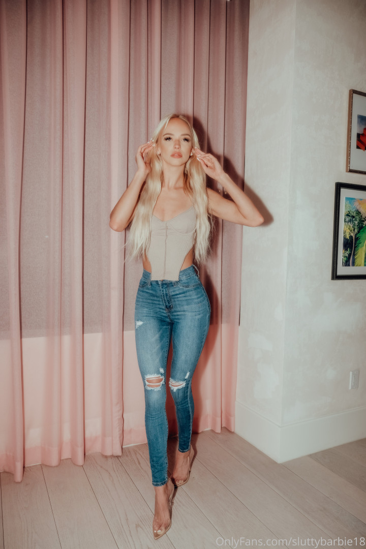 Photo by badlittlebarbie18 published on November 29,2023 14:34:09 - BestThots