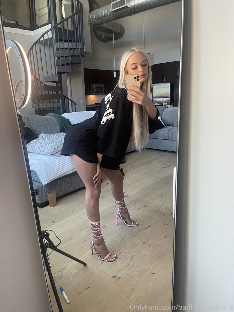 Photo by badlittlebarbie18 published on November 29,2023 14:37:15 - BestThots