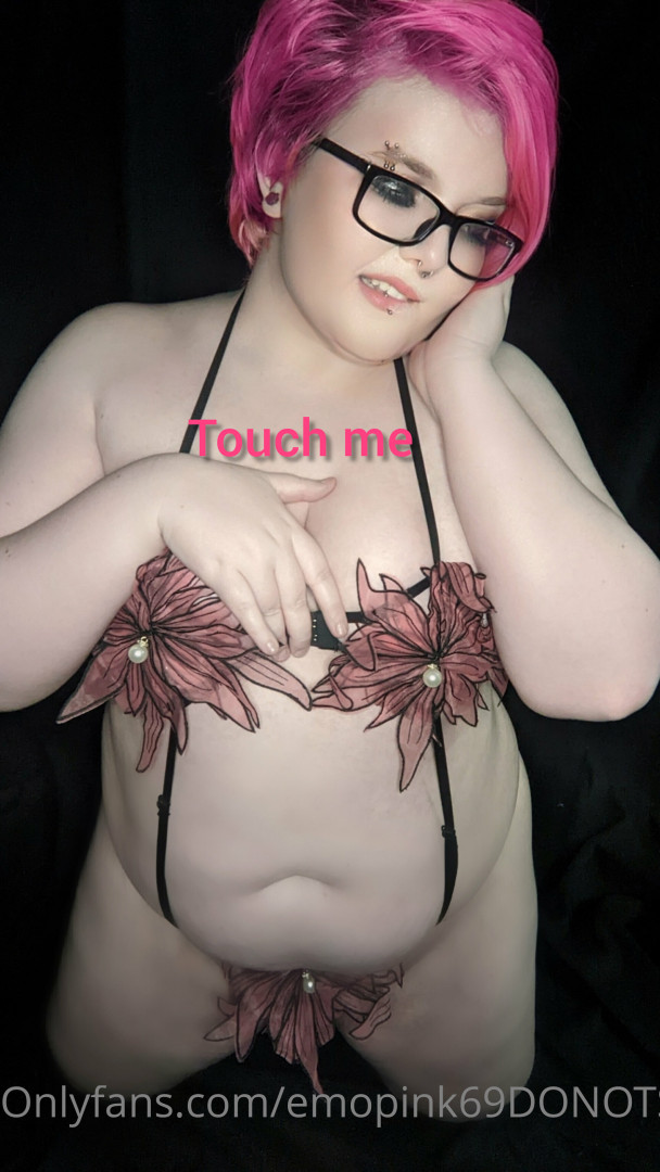 Photo by emopink69 published on July 31,2023 08:02:39 - BestThots