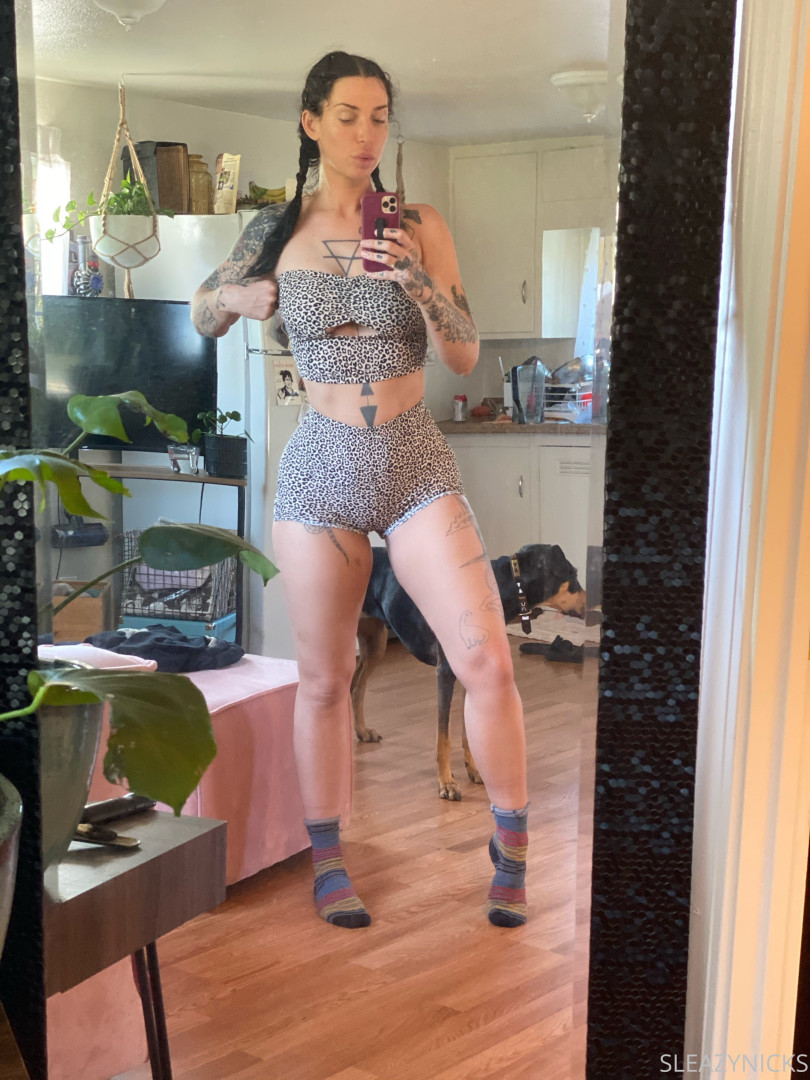 Photo by sleazynicks published on October 16,2023 14:45:45 - BestThots