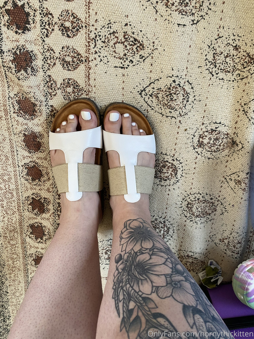 Photo by hornythickitten published on August 6,2023 04:32:14 - BestThots