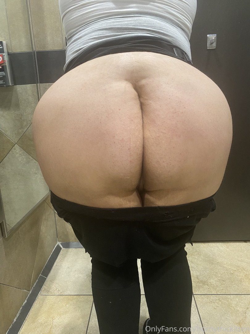 Photo by hornythickitten published on August 6,2023 04:37:39 - BestThots