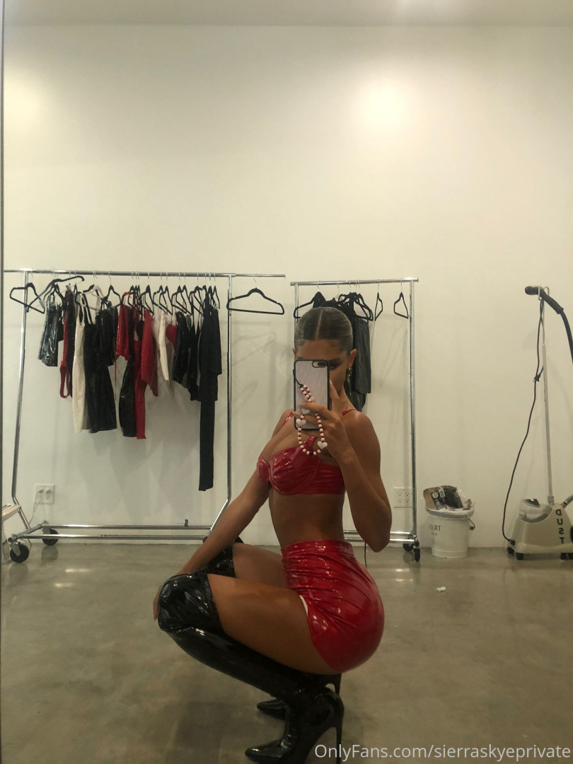 Photo by sierraskyeprivate published on August 5,2023 10:19:02 - BestThots