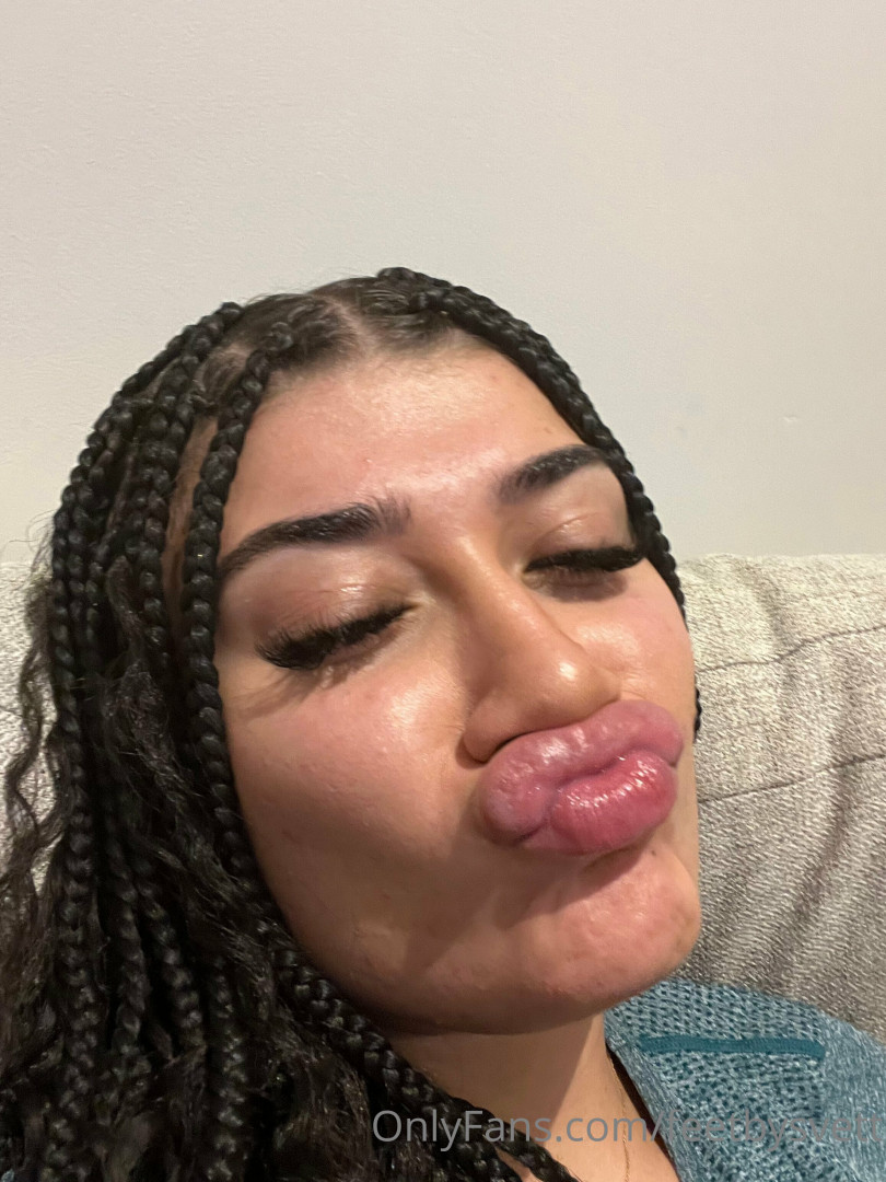 Photo by feetbysvett published on October 16,2023 09:41:55 - BestThots