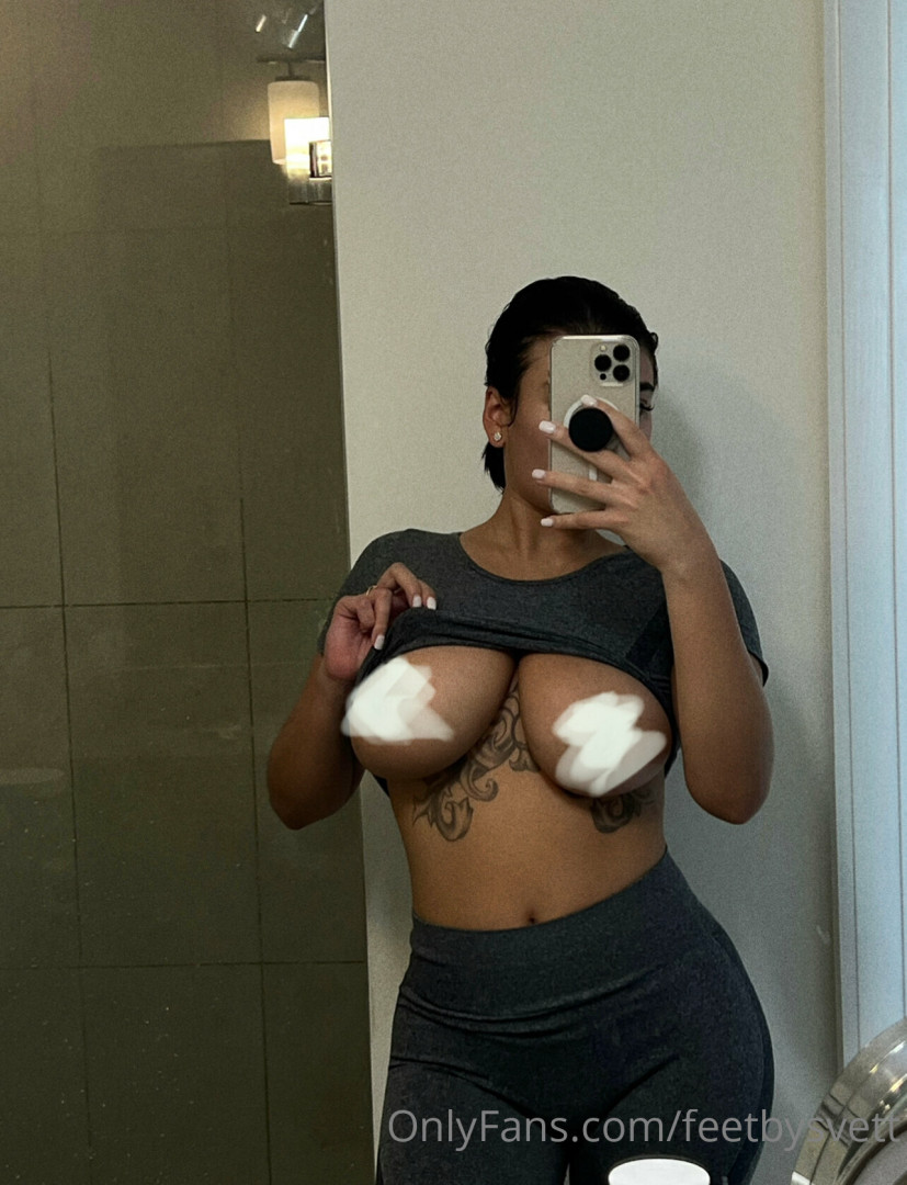 Photo by feetbysvett published on October 16,2023 09:43:05 - BestThots