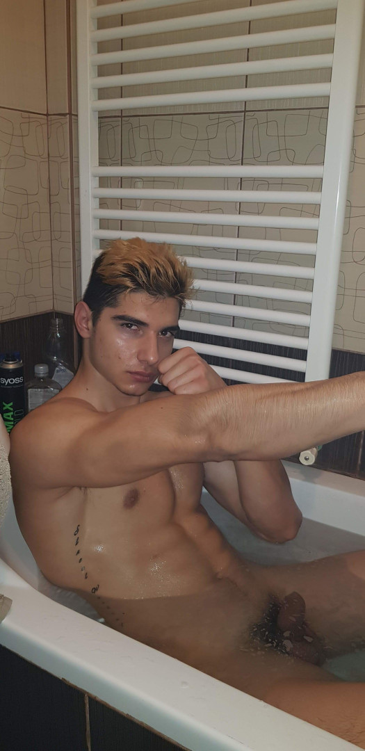 Photo by xjaredshaw published on May 15,2023 23:00:23 - BestThots