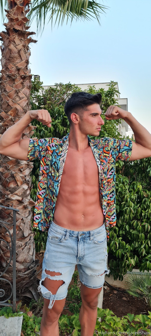 Photo by xjaredshaw published on May 15,2023 23:06:16 - BestThots