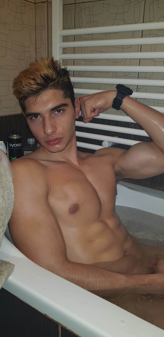 Photo by xjaredshaw published on May 15,2023 23:07:37 - BestThots