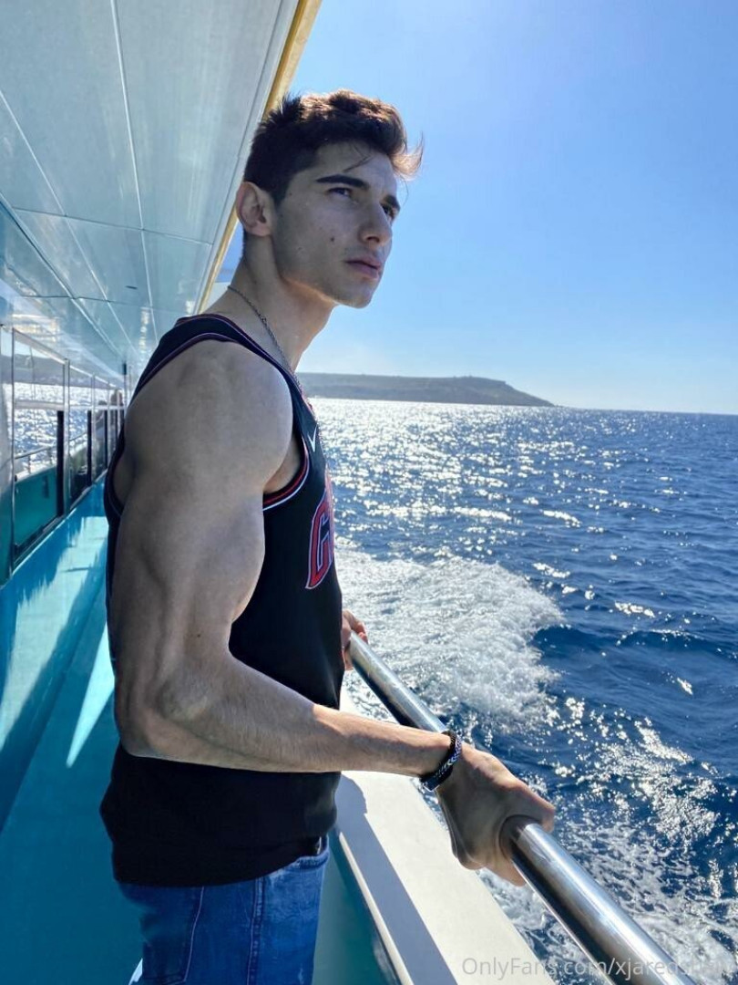 Photo by xjaredshaw published on May 15,2023 23:08:36 - BestThots