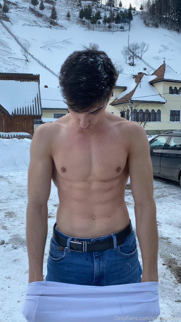 Photo by xjaredshaw published on May 15,2023 23:12:55 - BestThots