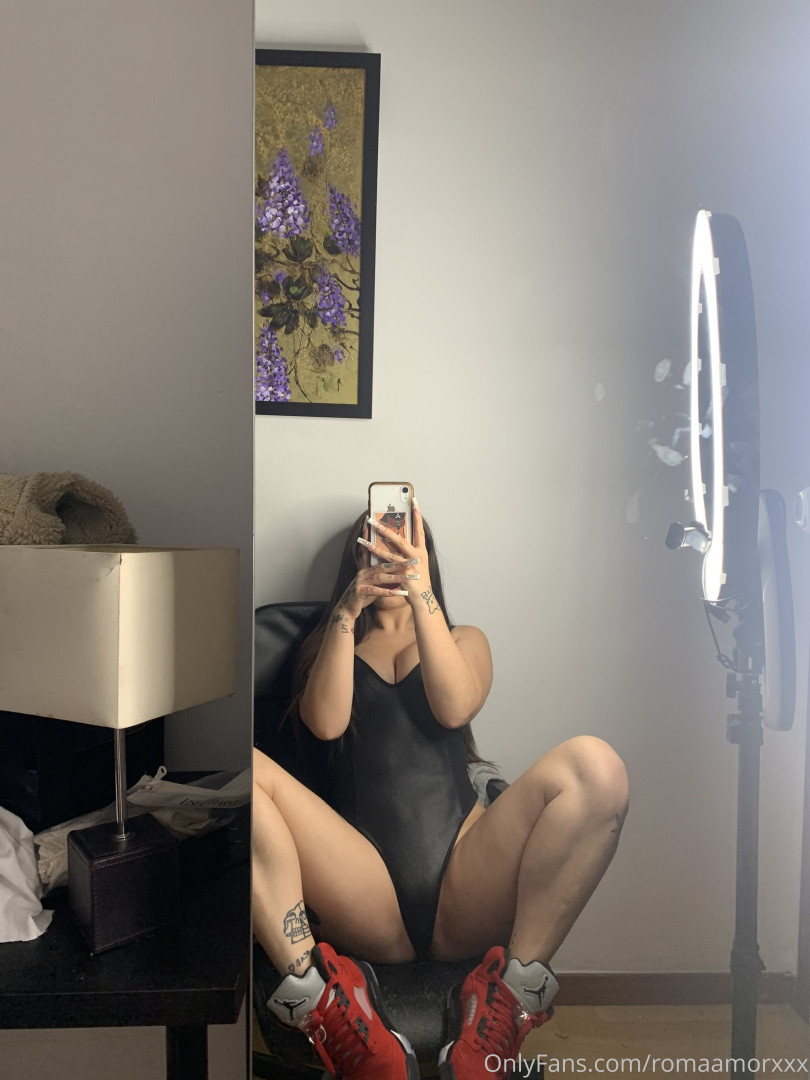 Photo by romaamorxxx published on May 18,2023 18:49:16 - BestThots