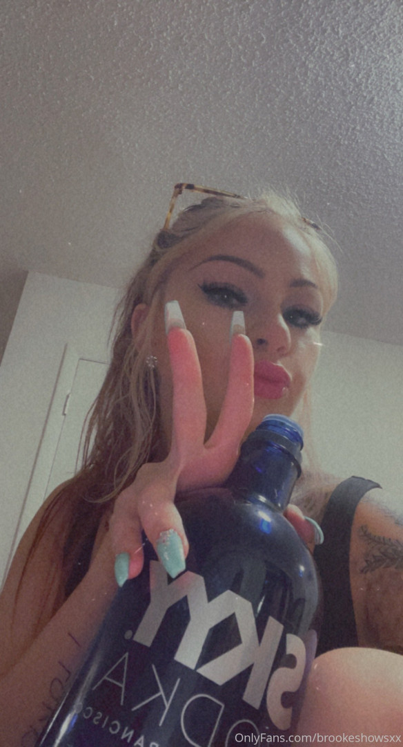 Photo by brookeshowsxx published on October 16,2023 21:12:55 - BestThots