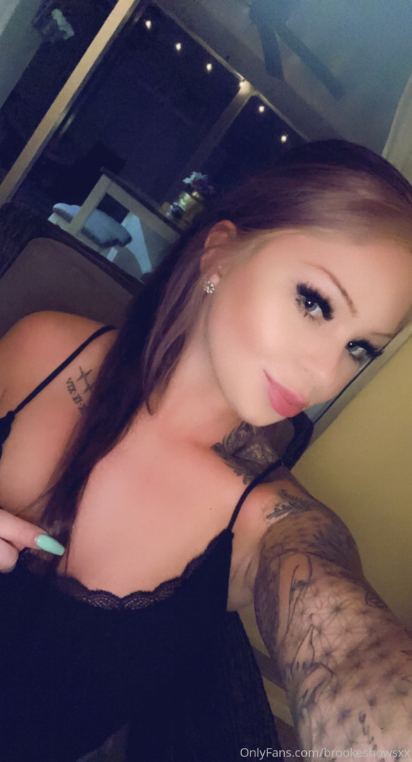 Photo by brookeshowsxx published on October 16,2023 21:15:11 - BestThots