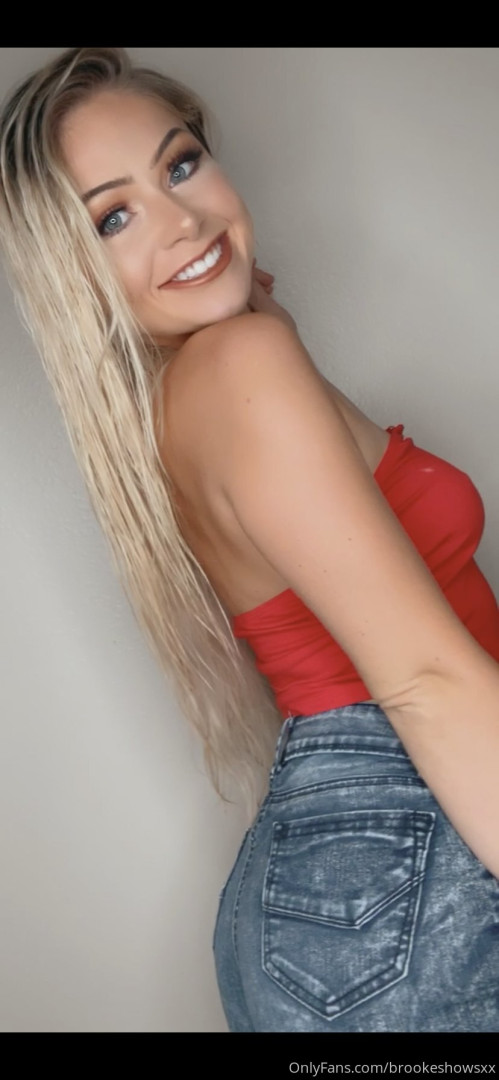 Photo by brookeshowsxx published on October 16,2023 21:28:00 - BestThots