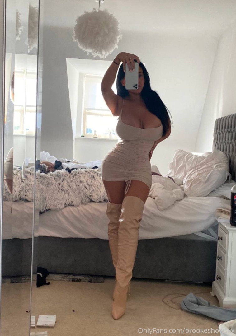 Photo by brookeshowsxx published on October 16,2023 21:36:16 - BestThots