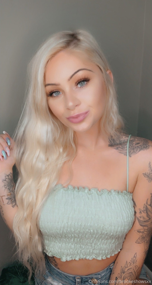 Photo by brookeshowsxx published on October 16,2023 21:39:10 - BestThots